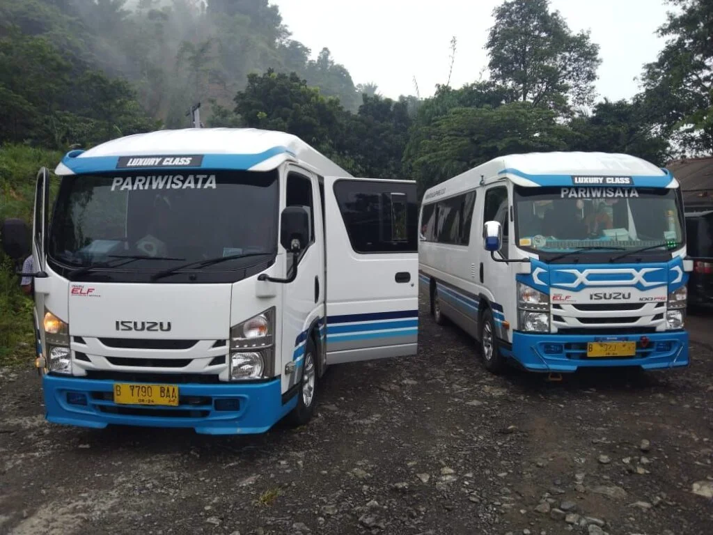 sewa hiace jakarta, harga sewa elf murah, hiace luxury jakarta, rental mobil event, elf 20 seat jakarta