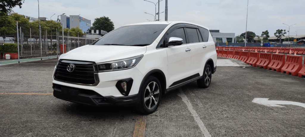 rental mobil Jakarta, sewa Innova Jakarta, rental Innova Reborn, sewa mobil keluarga Jakarta, jasa rental mobil Zenix
