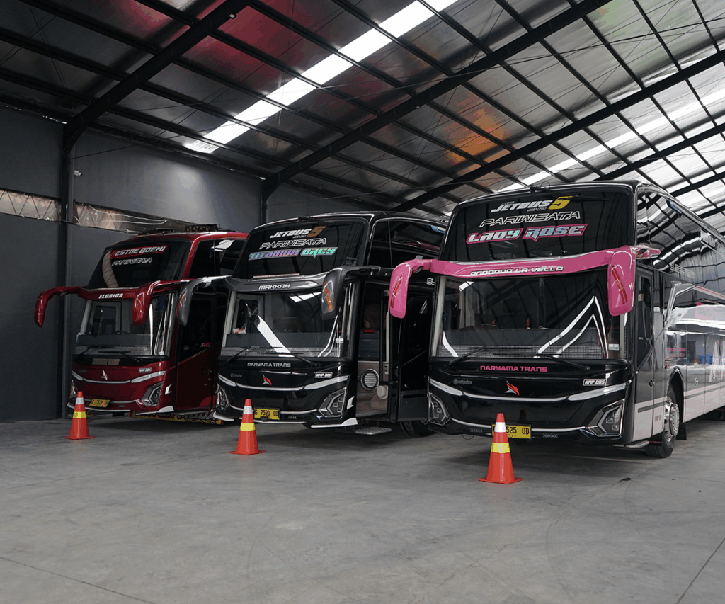10 Bus Pariwisata Terbaik di Indonesia, bus pariwisata modern, bus wisata keluarga, bus VIP Indonesia, bus ramah lingkungan