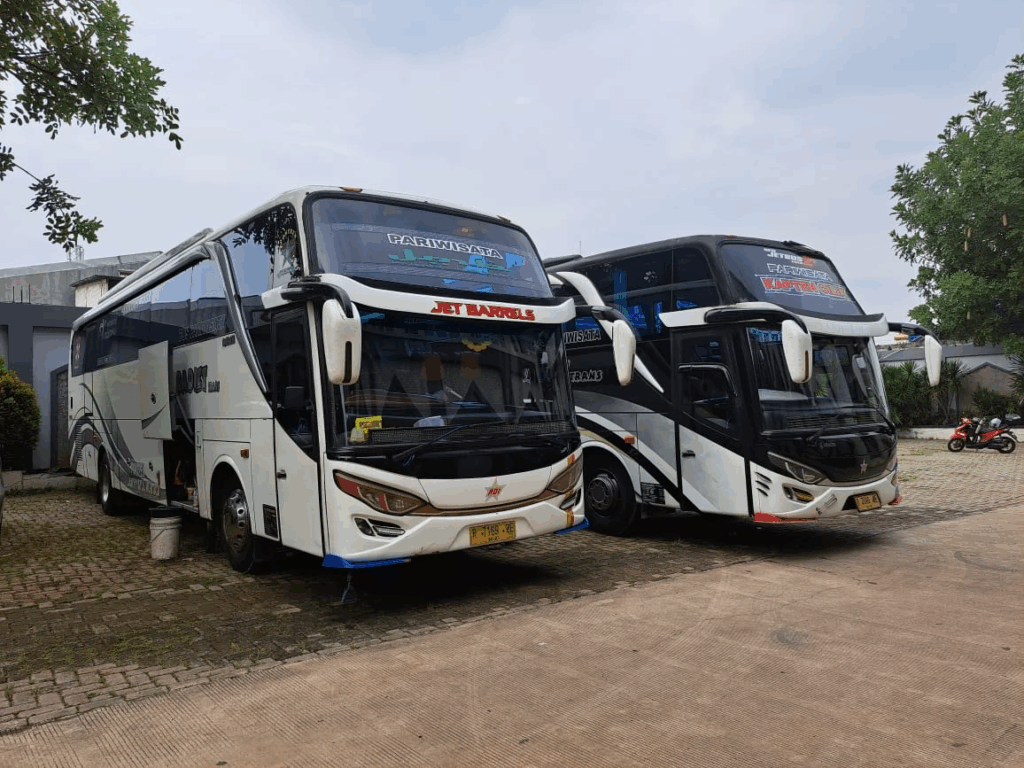 10 Bus Pariwisata Terbaik di Indonesia, bus pariwisata modern, bus wisata keluarga, bus VIP Indonesia, bus ramah lingkungan