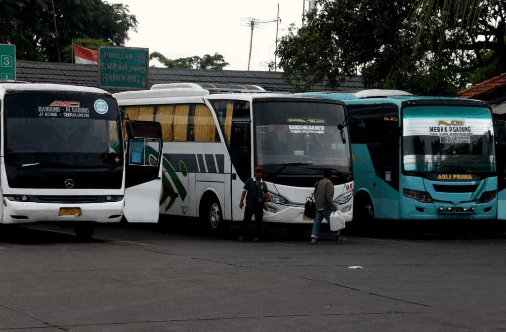 Bus Pariwisata Cilegon, Sewa Bus Wisata Cilegon, Harga Bus Pariwisata Cilegon, Jasa Transportasi Wisata Cilegon, Rental Bus Cilegon