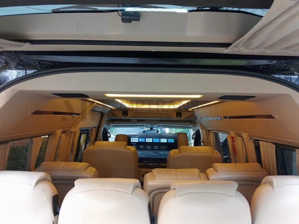 hiace premio berapa seat, kapasitas kursi hiace premio, hiace premio untuk travel, hiace premio shuttle karyawan, hiace premio vip