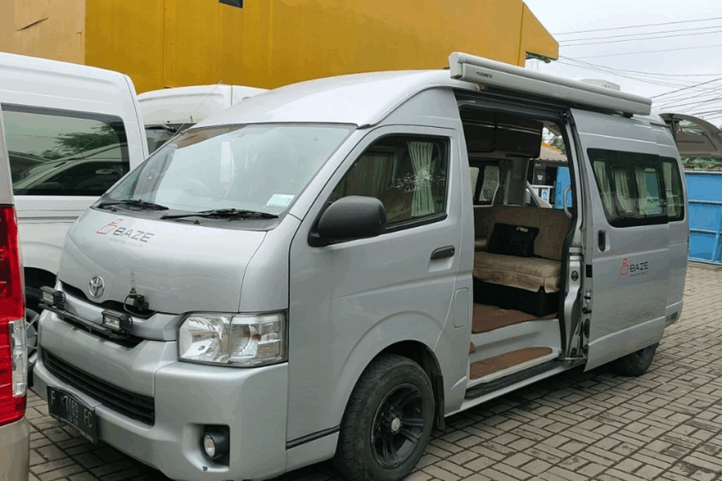 Toyota Hiace Commuter, Sewa Hiace Commuter, Harga Toyota Hiace Commuter, Interior Toyota Hiace Commuter, Travel Toyota Hiace