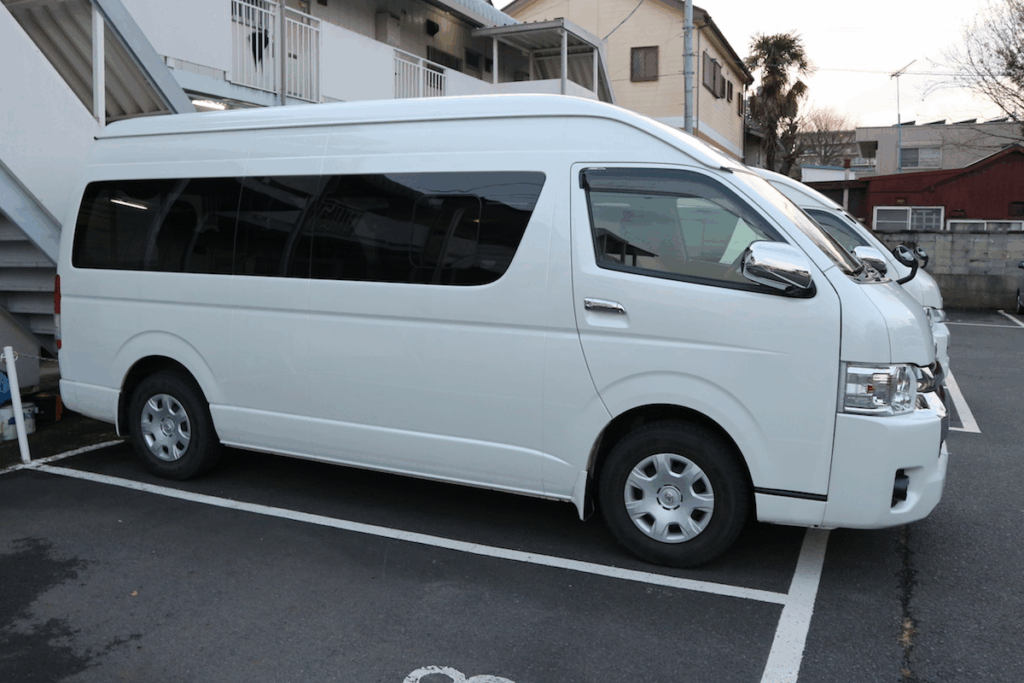 Toyota Hiace Commuter, Sewa Hiace Commuter, Harga Toyota Hiace Commuter, Interior Toyota Hiace Commuter, Travel Toyota Hiace