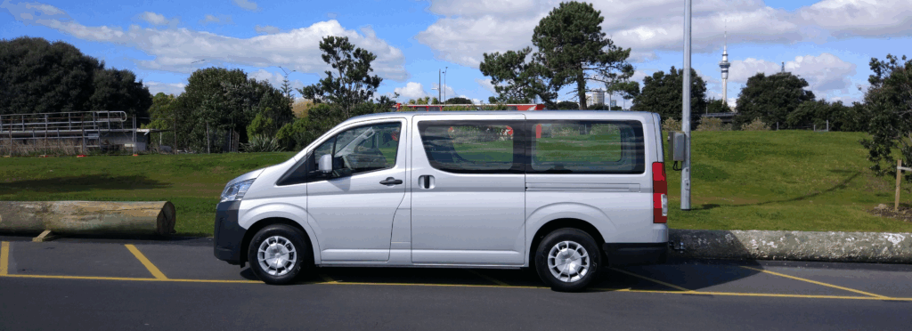 Rental Mobil Hiace, Sewa Hiace Jakarta, Harga Rental Hiace, Hiace untuk Wisata, Sewa Mobil Hiace Harian