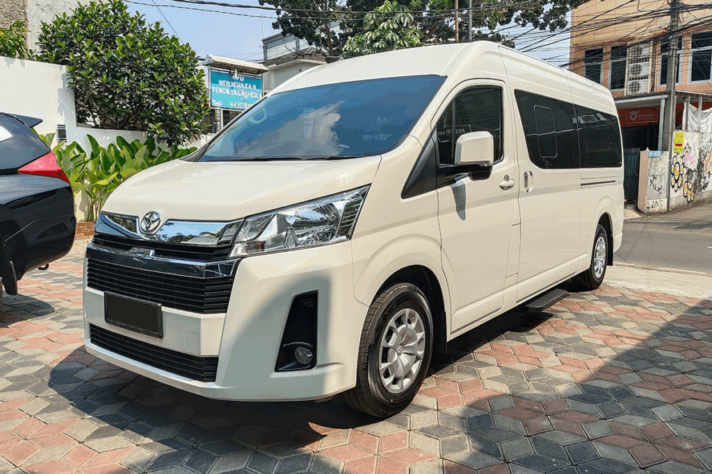 hiace 14 seater, sewa hiace 14 kursi, mobil travel hiace, hiace untuk pariwisata, hiace commuter indonesia